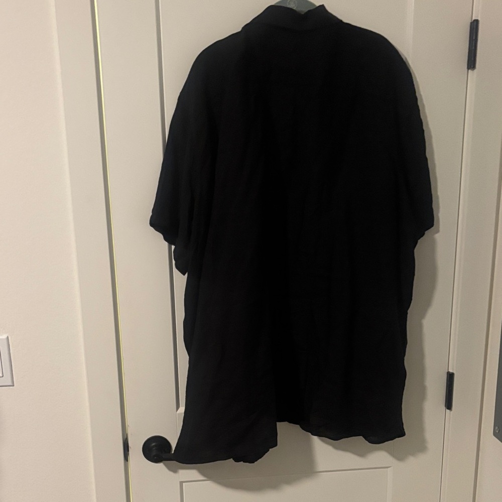 Perry Ellis Black Short Sleeve Shirt with Gray Stripes - Picture 3 of 3